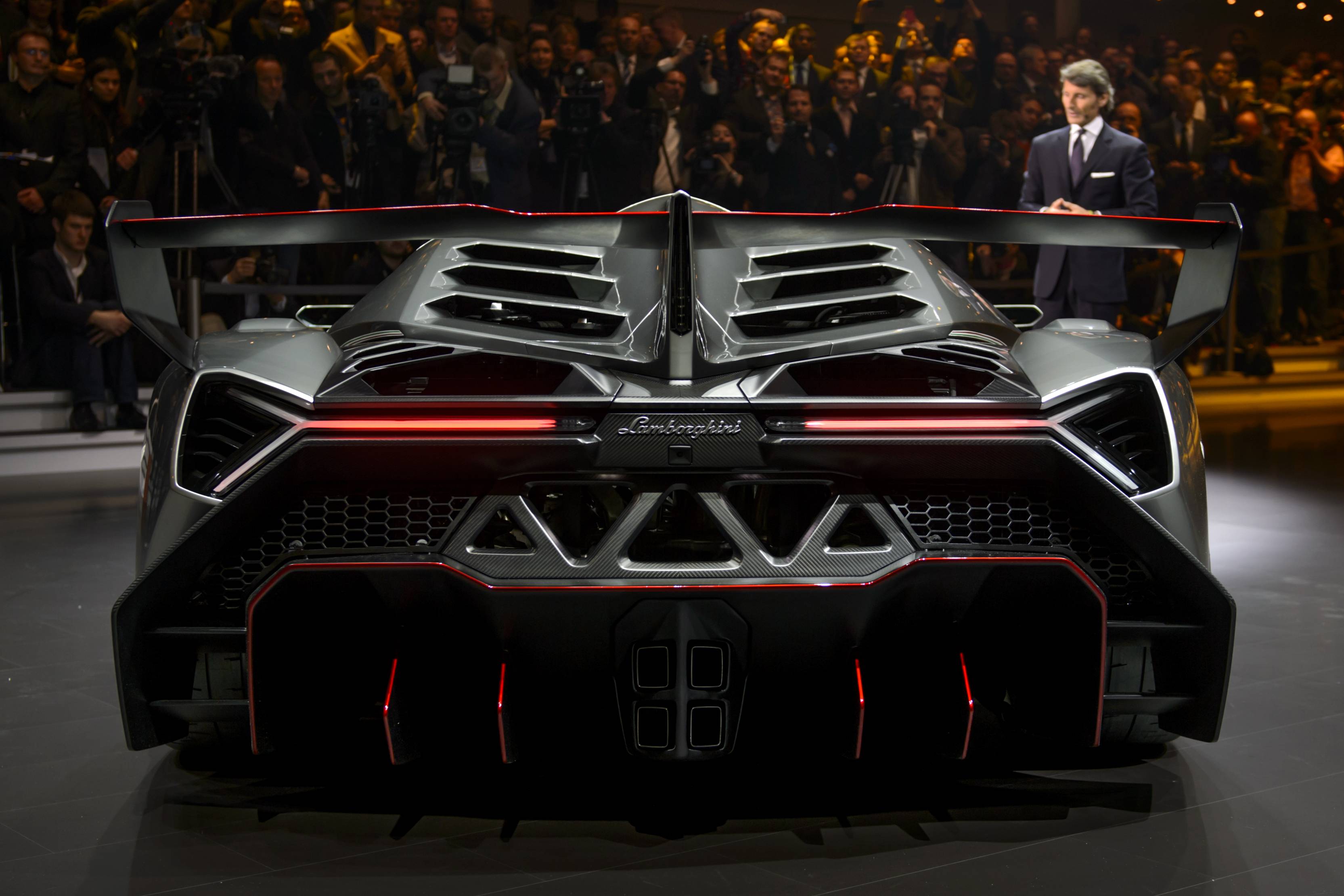 Aventador Wallpaper - Back Of Lamborghini Veneno , HD Wallpaper & Backgrounds