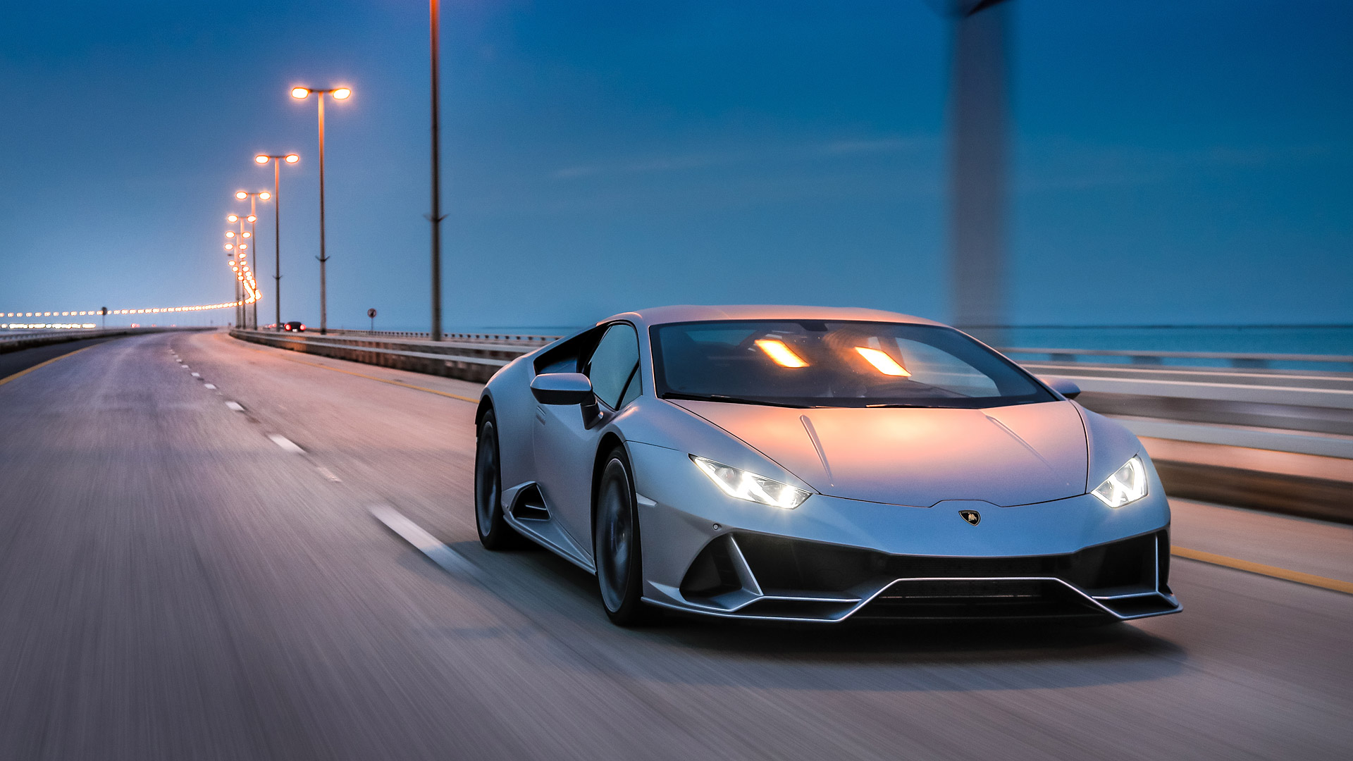 2019 Lamborghini Huracan Evo Picture - Lamborghini Huracan Evo Price , HD Wallpaper & Backgrounds