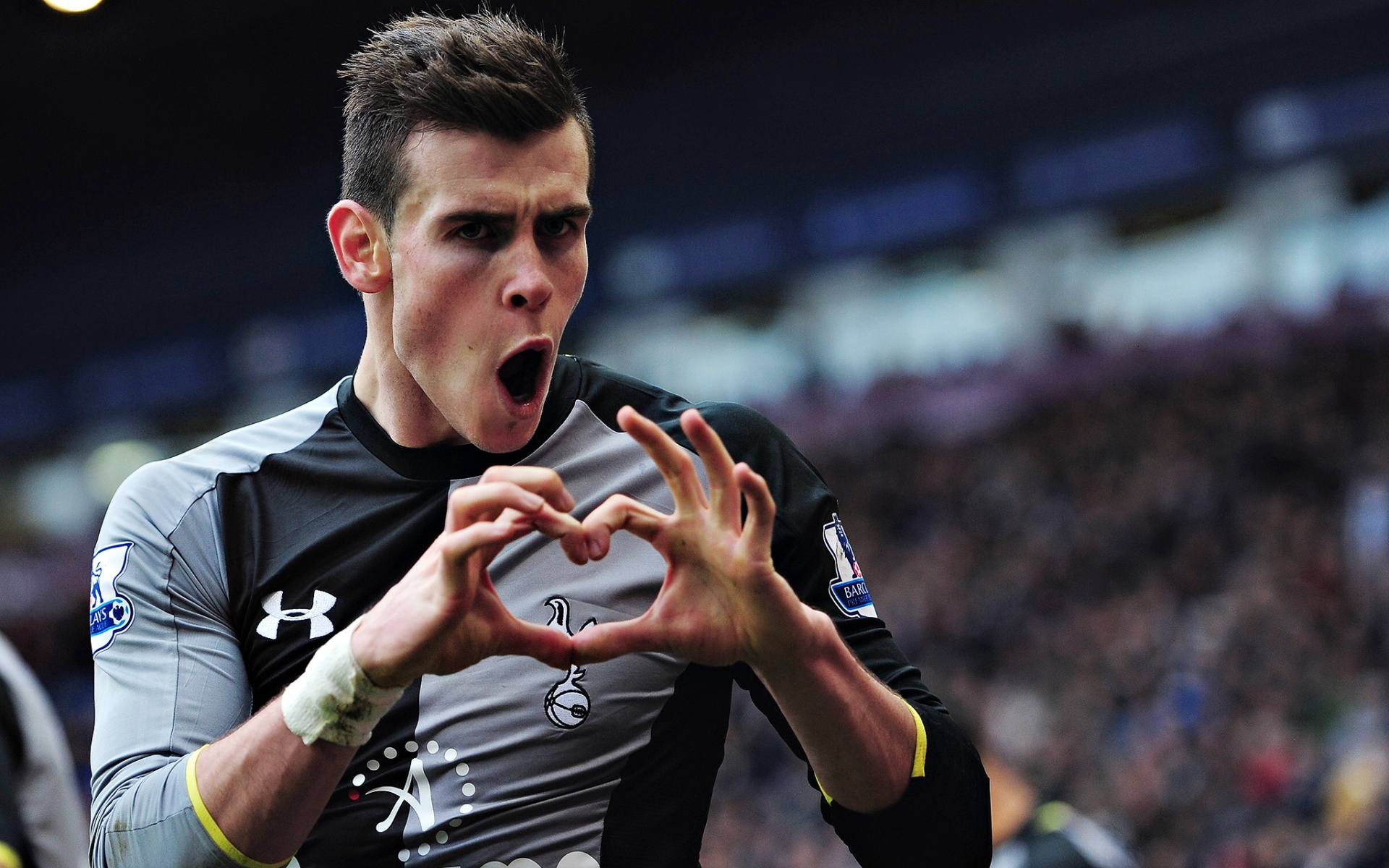 Gareth Bale Celebration Wallpaper - Gareth Bale Tottenham Hotspur , HD Wallpaper & Backgrounds