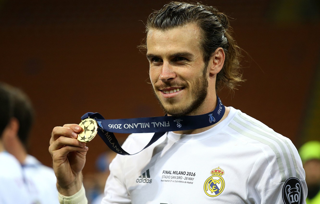 Photo Wallpaper Smile, Football, Medal, Player, Football, - Real Madrid , HD Wallpaper & Backgrounds