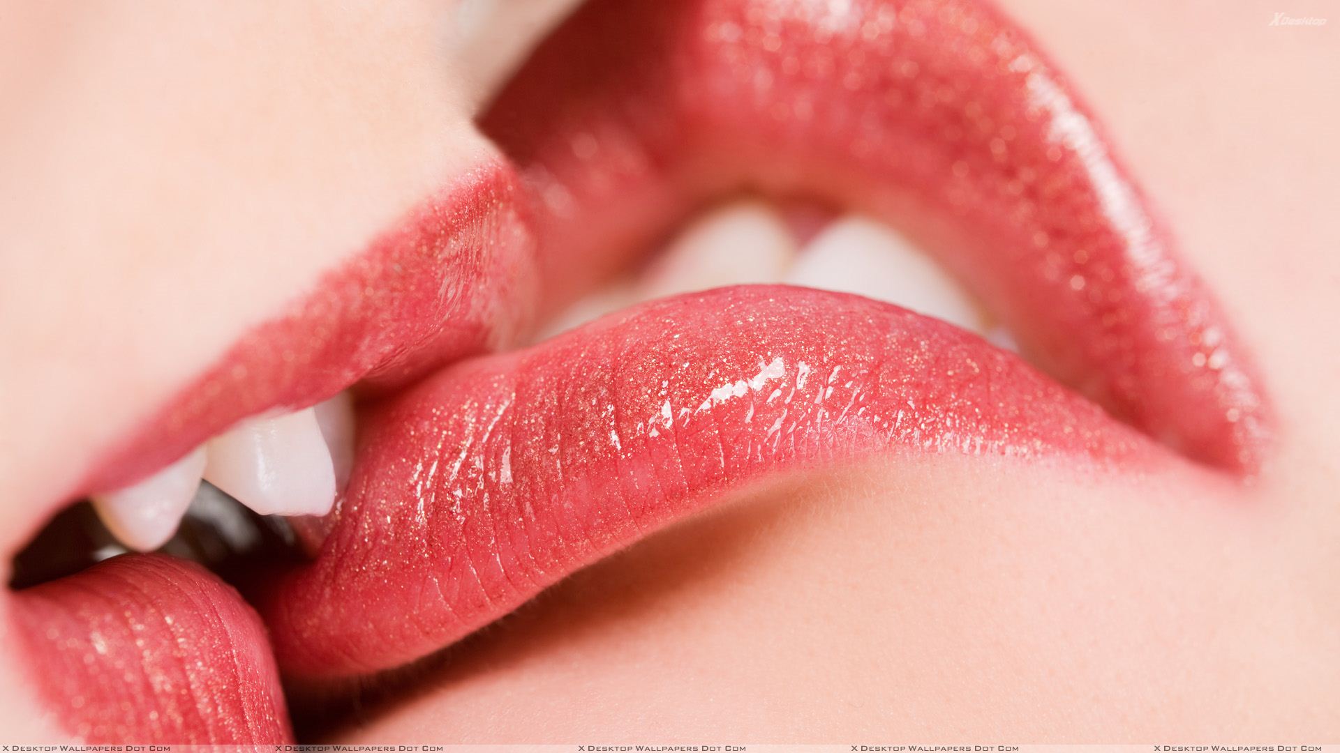 Kissing Glossy Red Lips Closeup - Kissing Lips To Lips , HD Wallpaper & Backgrounds