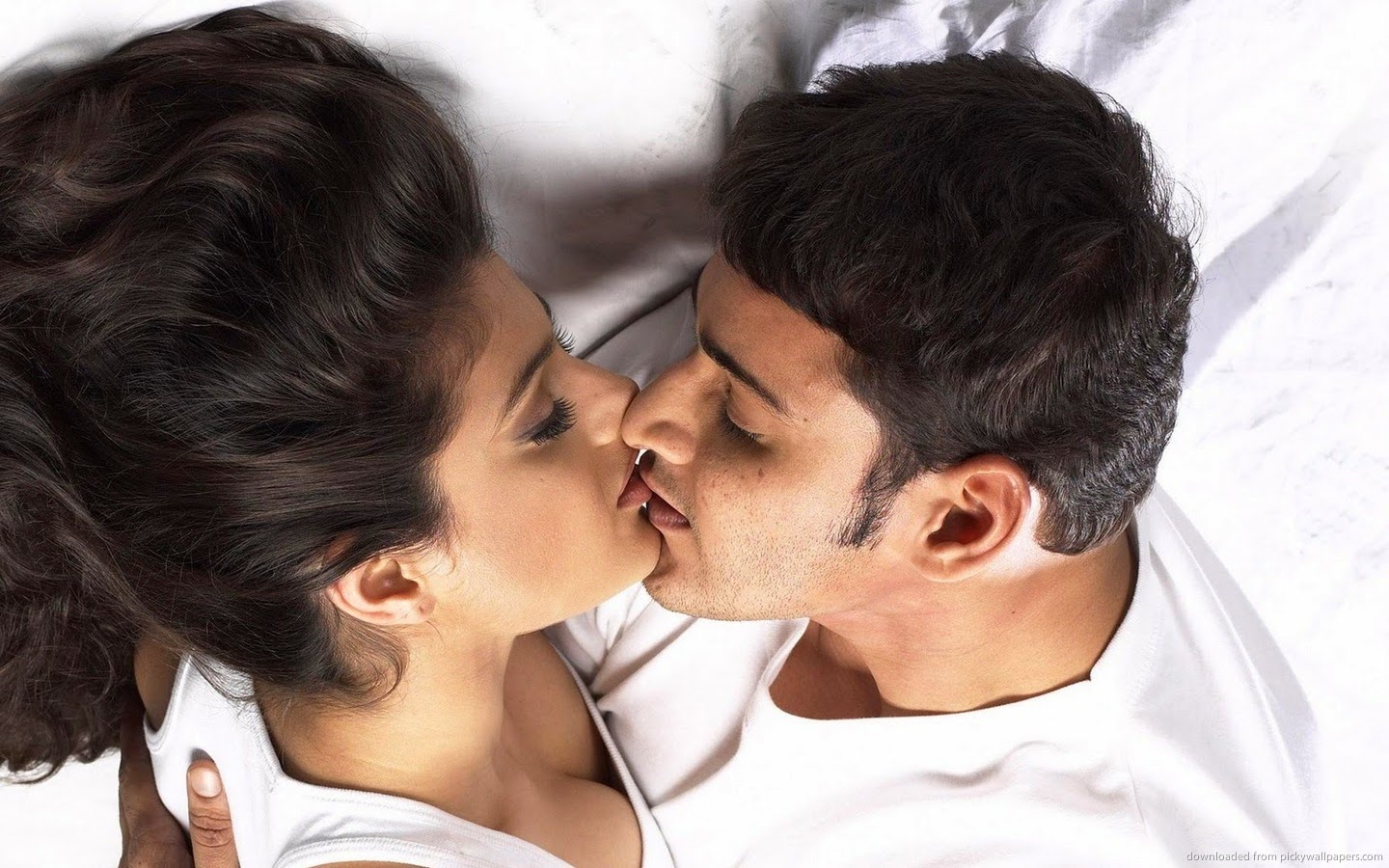 Lips Kiss Images, Sp K Ultra Hd Wallpapers For Desktop - Amisha Patel Lip Kiss , HD Wallpaper & Backgrounds