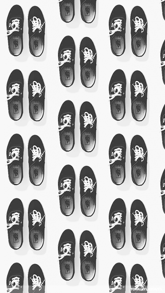 Black And White Vans Sneakers Pic Hwb26676 - Vans Shoes Wallpaper Hd Iphone , HD Wallpaper & Backgrounds