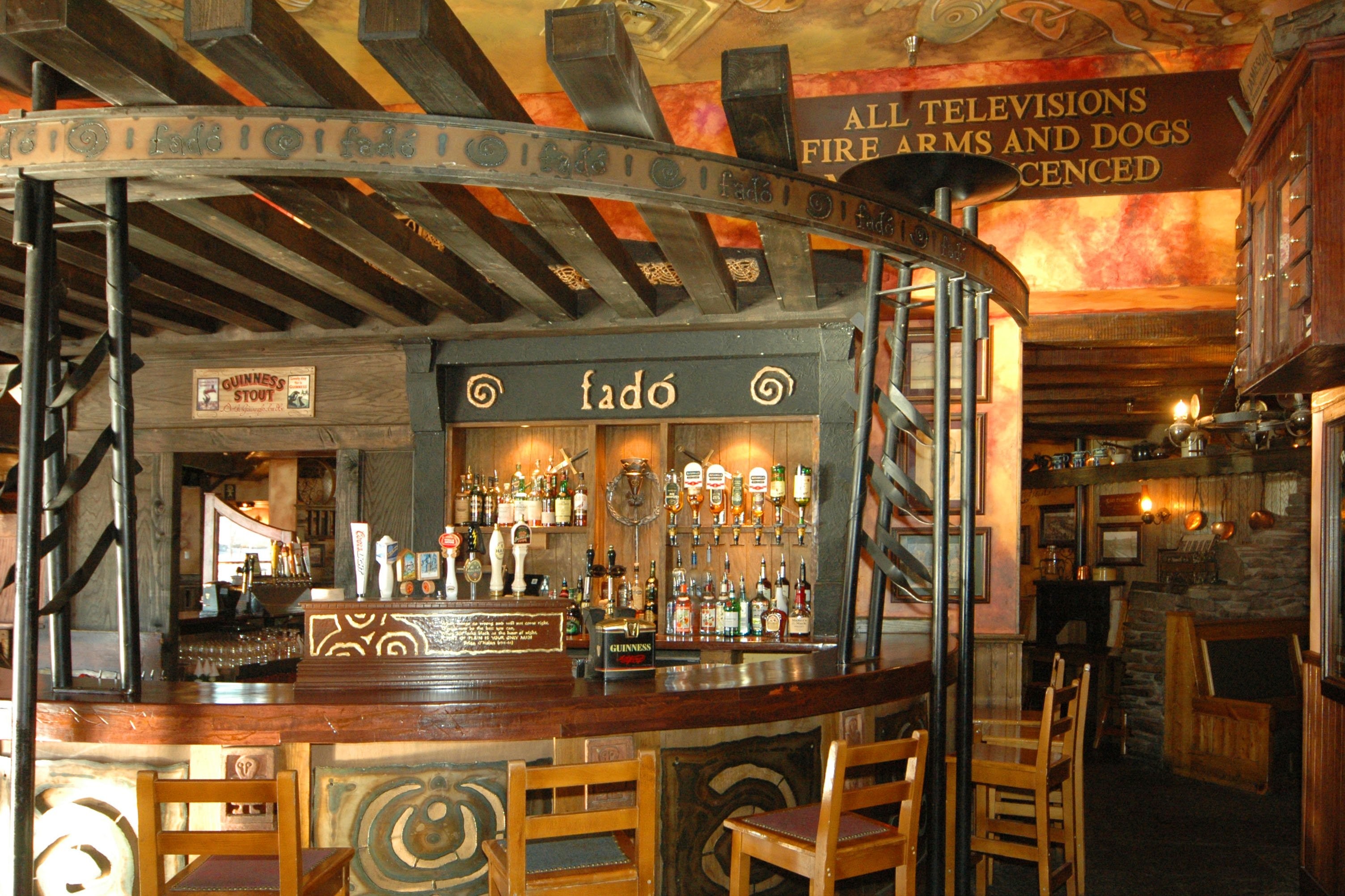 Pub Wallpapers Design - Irish Pub Decorating Ideas , HD Wallpaper & Backgrounds