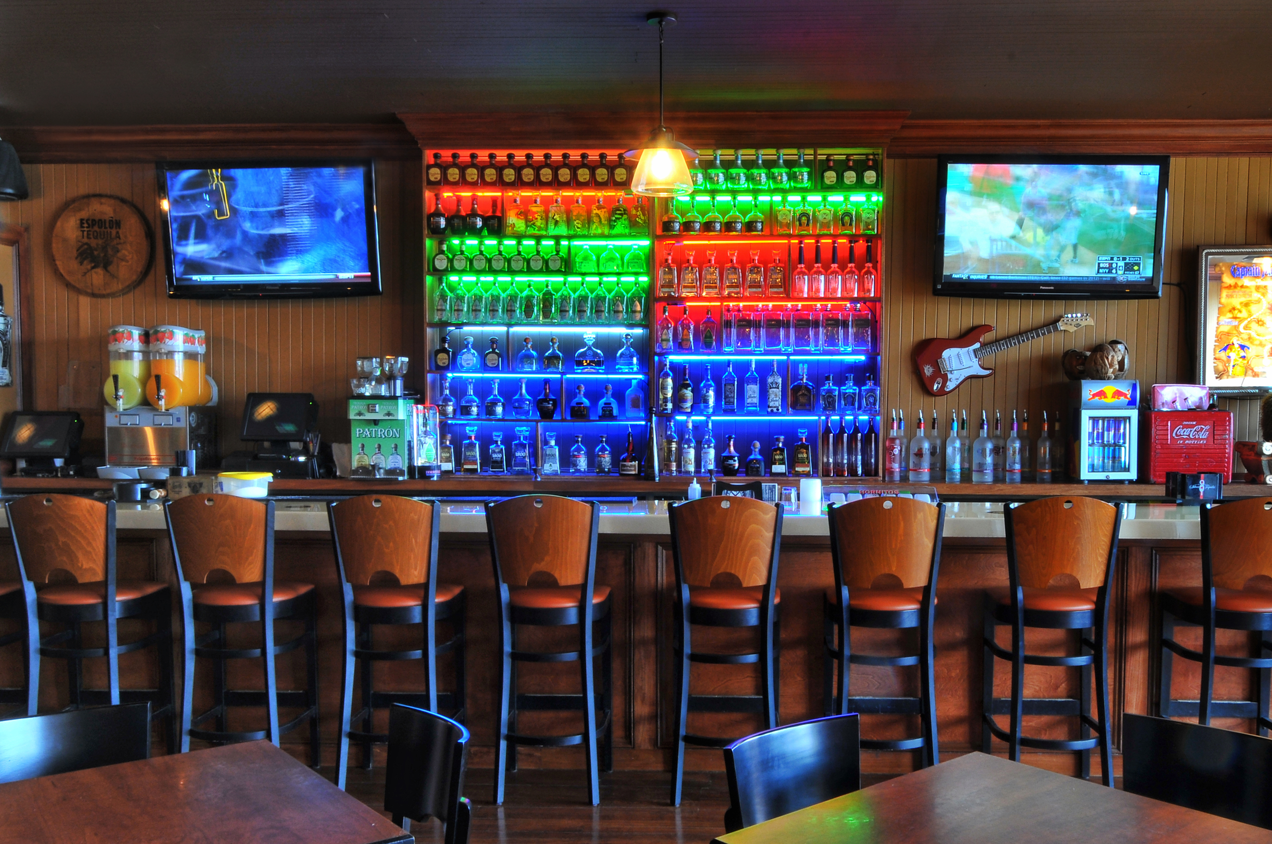 Perspective Bar Back Designs Commercial Cuttingedgeredlands - Concept Resto Bar Design , HD Wallpaper & Backgrounds