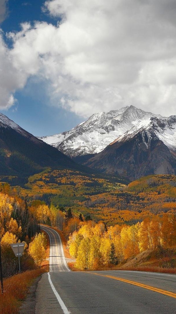 Iphone Wallpaper Mountains - Autumn Mountains Wallpaper Iphone , HD Wallpaper & Backgrounds