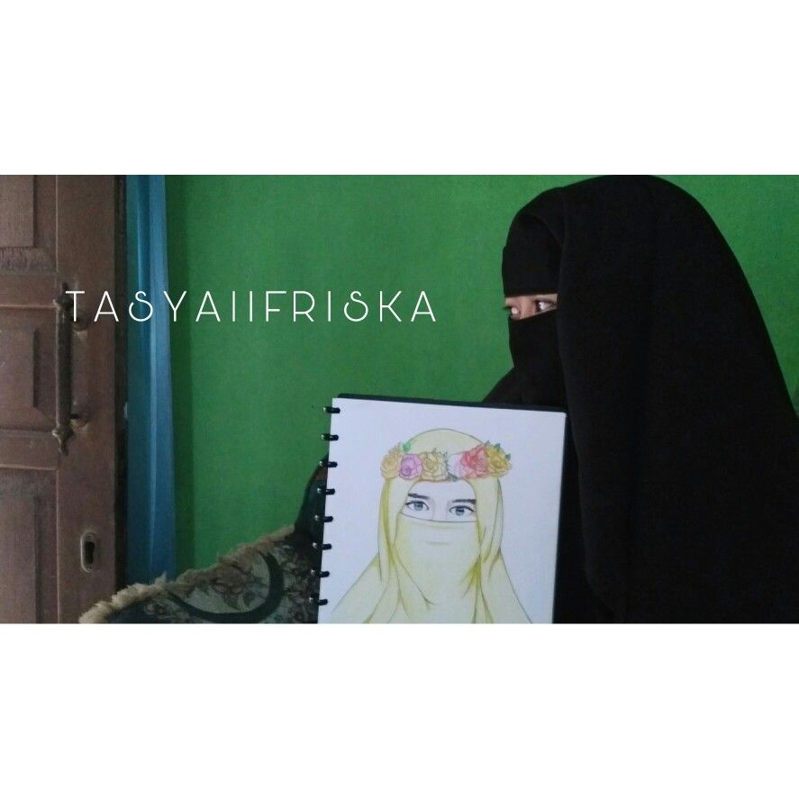 Foto Muslimah Bercadar Niqob Yaman Indah - Anime Muslimah Bercadar Kata Kata , HD Wallpaper & Backgrounds