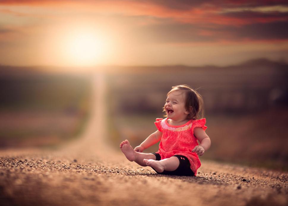 Baby Girl Laughter Wallpaper - Laughing Baby Girl , HD Wallpaper & Backgrounds