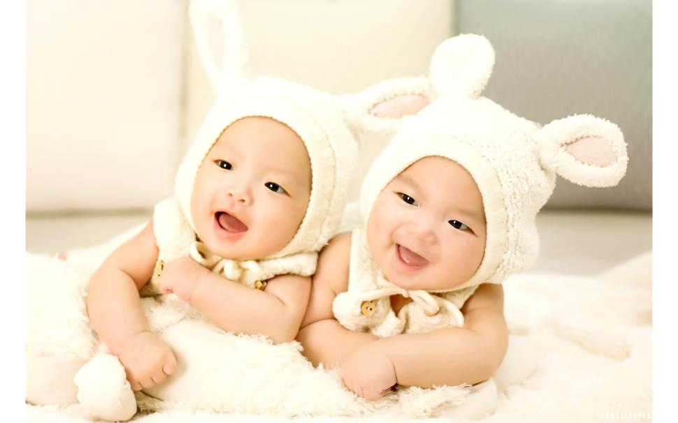 Wallpaper For Babies Twin Babies Cute Wallpaper Cute - Clooney Twins , HD Wallpaper & Backgrounds