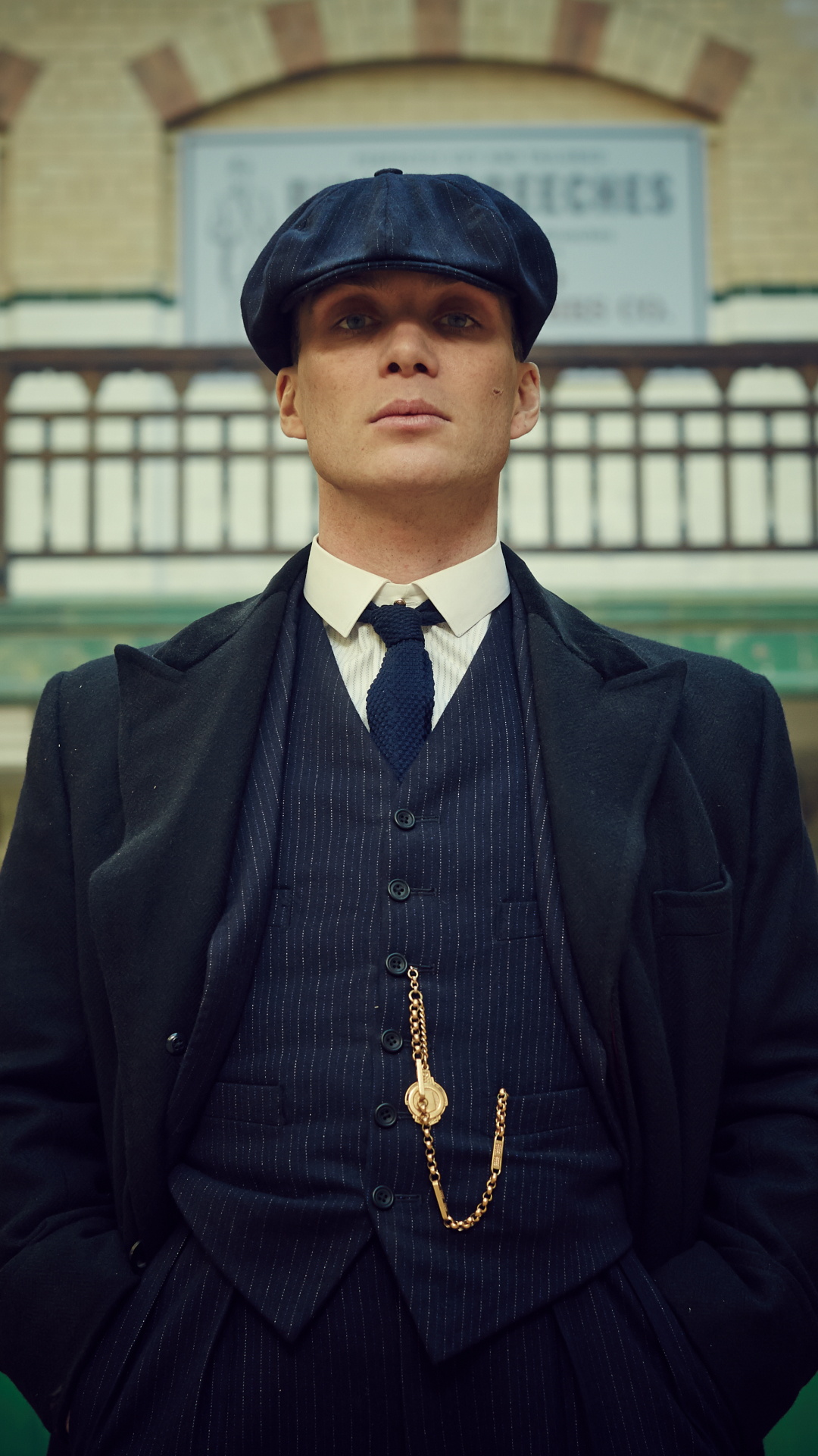 Tv Show / Peaky Blinders Mobile Wallpaper - Thomas Shelby Blue Suit , HD Wallpaper & Backgrounds