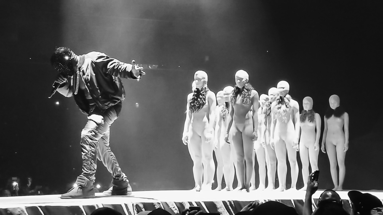 Kanye West Yeezus Wallpapers Mobile - Kanye West Live Hd , HD Wallpaper & Backgrounds