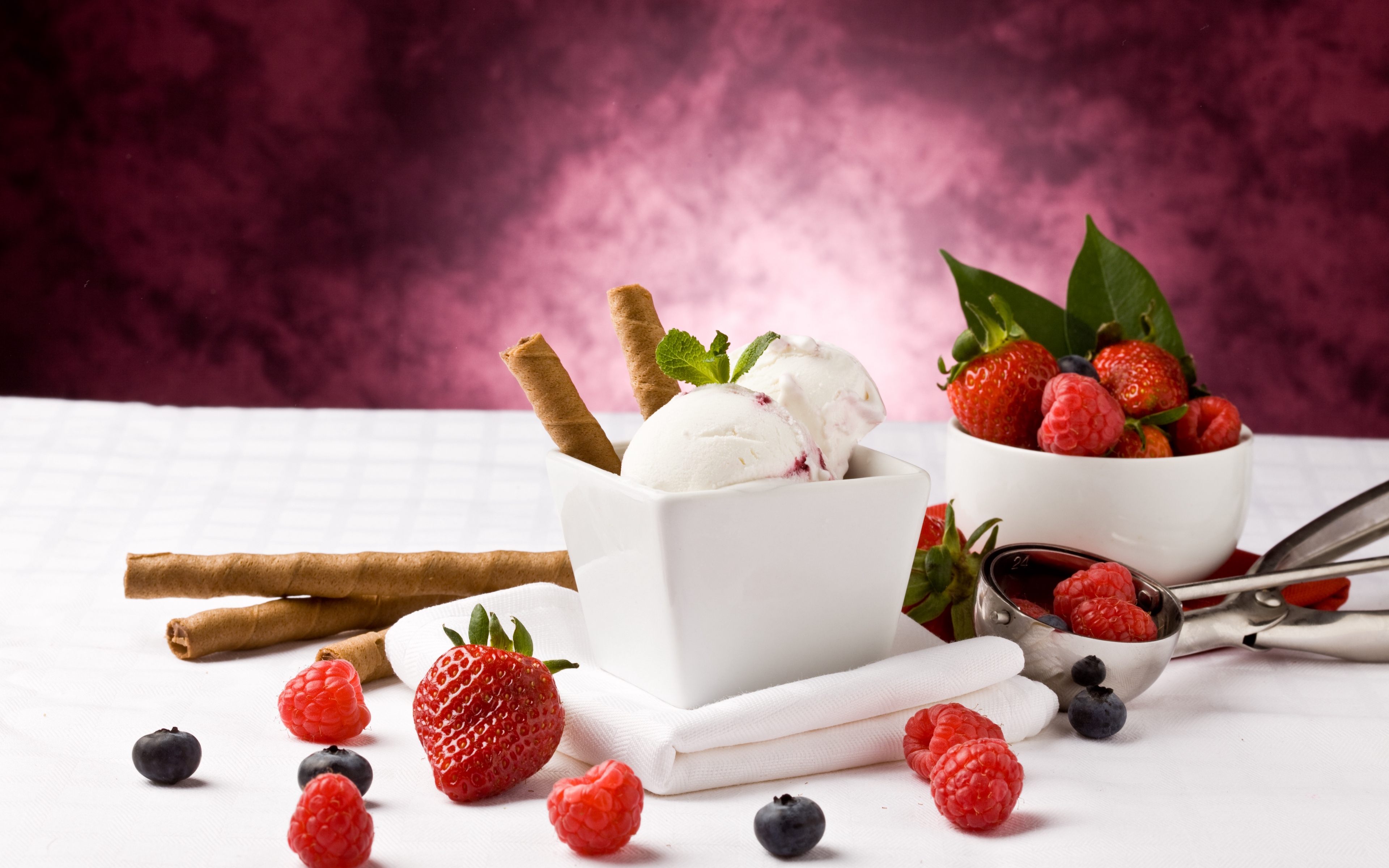 Wallpaper Ice-cream, Tubules, Berry, Strawberry, Raspberry, - Ice Cream With Fruits , HD Wallpaper & Backgrounds