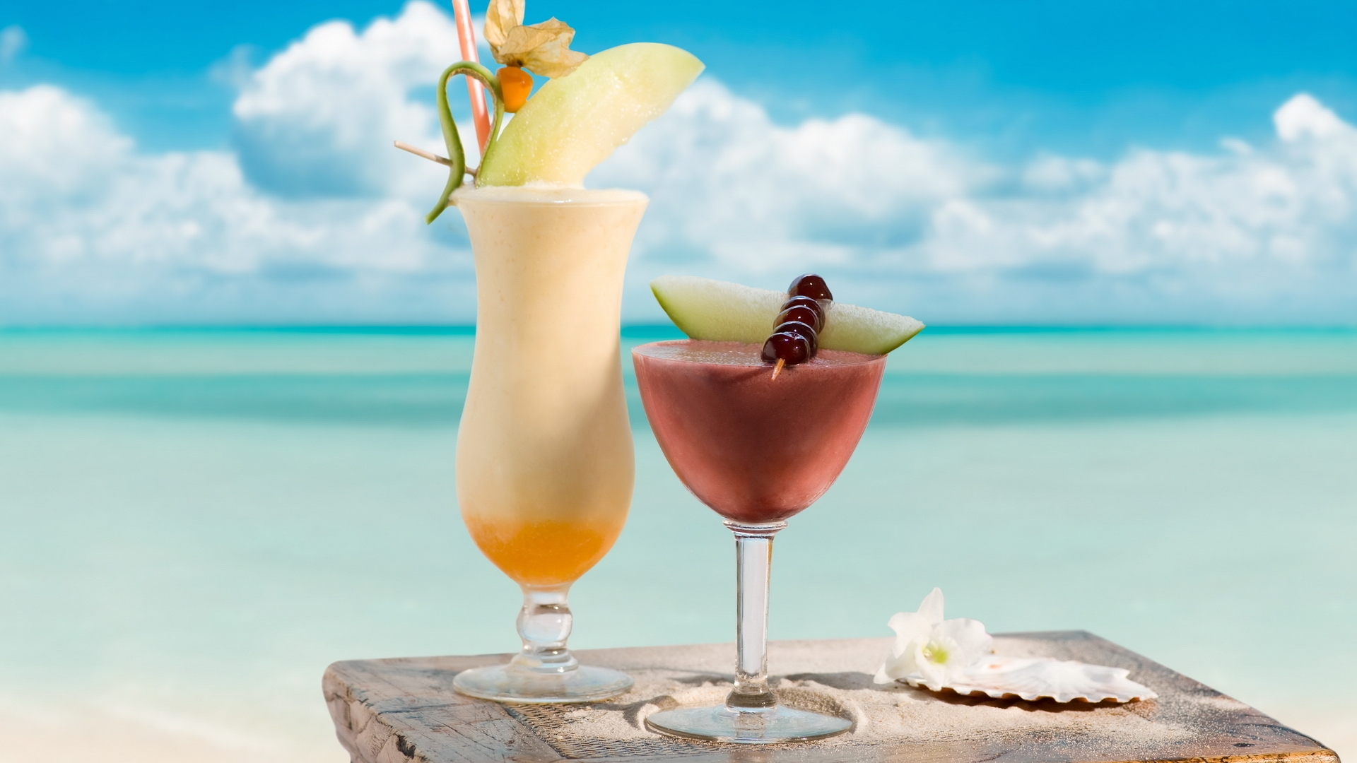 Awesome Summer Drink Wallpaper Hd - Pina Colada And Strawberry Margarita , HD Wallpaper & Backgrounds