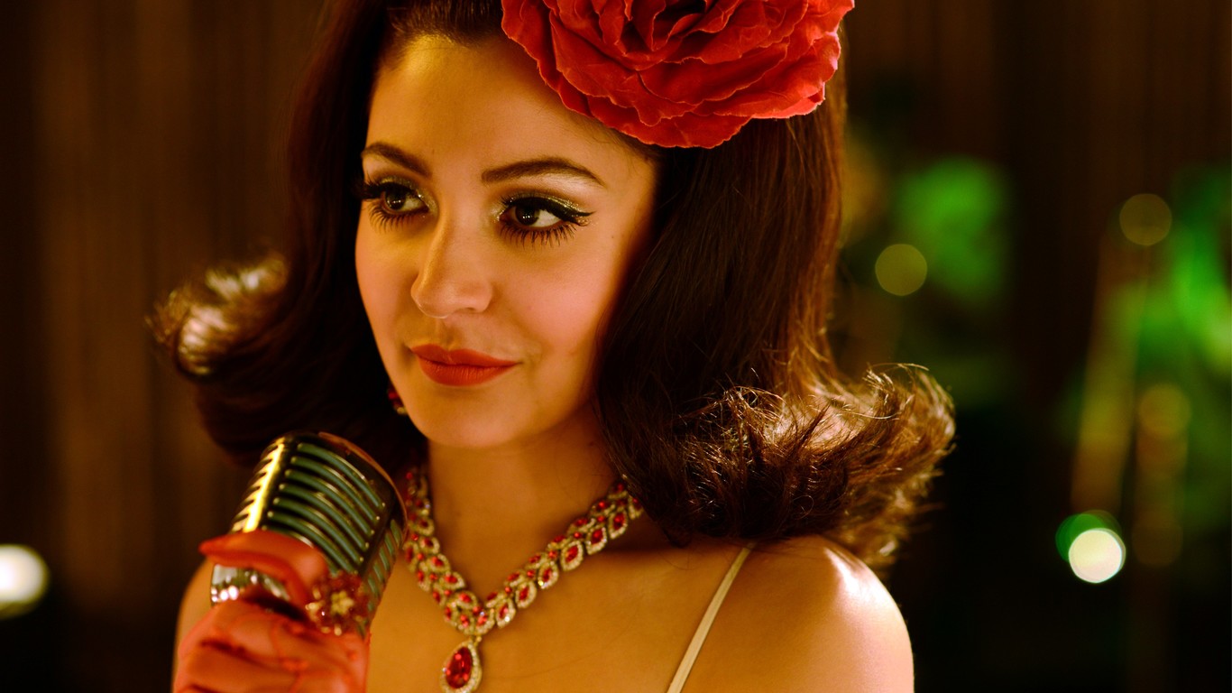 Anushka Sharma Wallpaper Anushka Sharma Wallpaper Anushka - Bombay Velvet Anushka Sharma , HD Wallpaper & Backgrounds