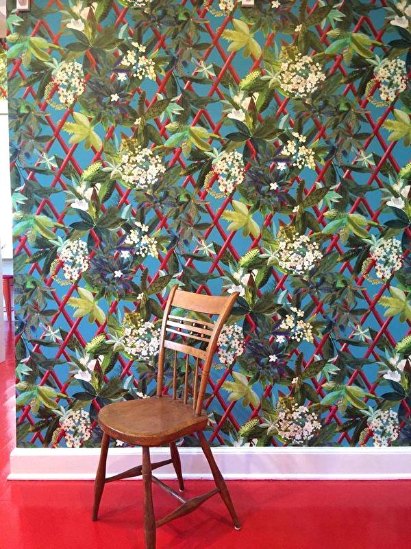 Christian Lacroix Wallpaper Wallpaper A Christian Christian - Windsor Chair , HD Wallpaper & Backgrounds
