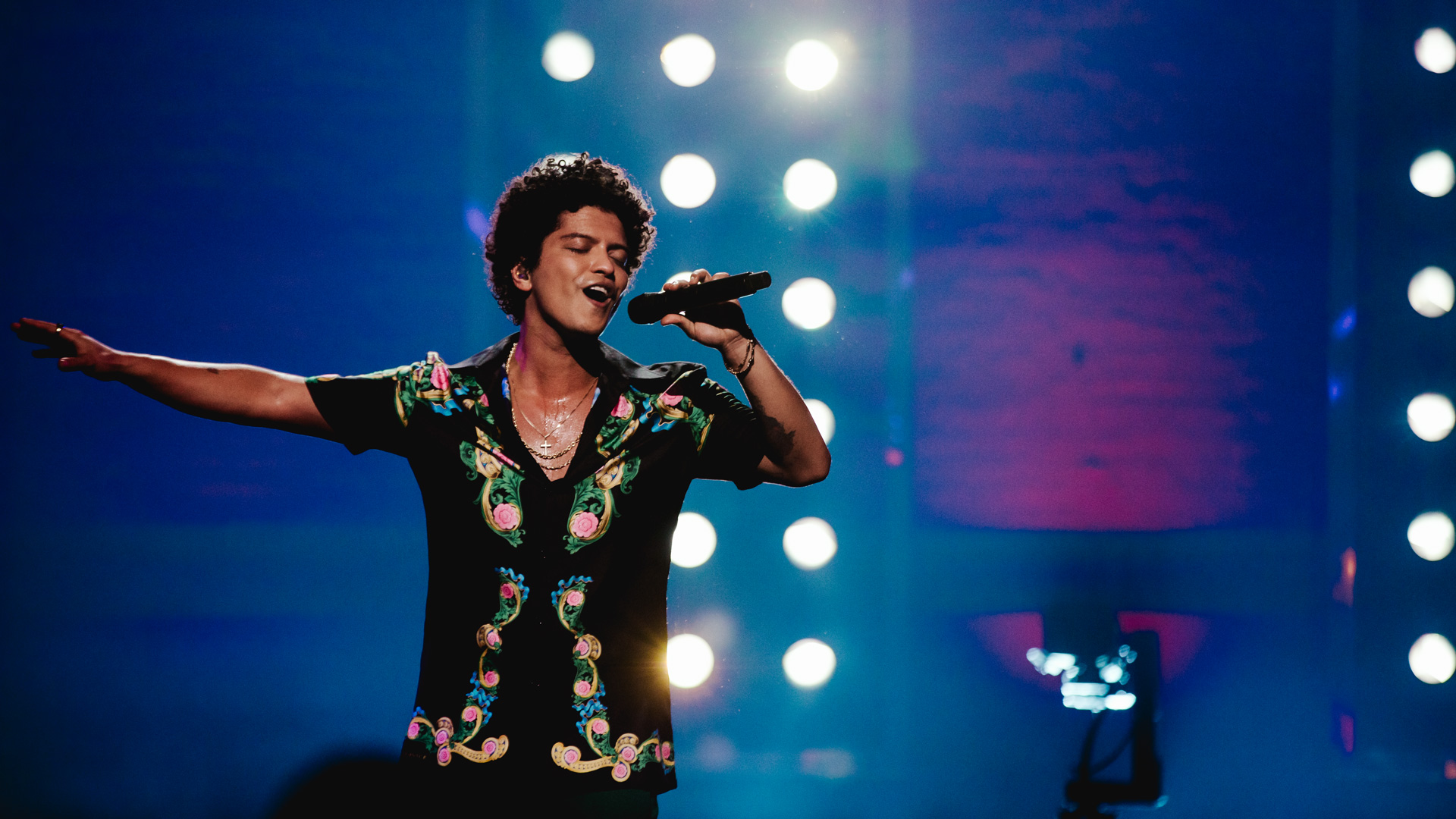 Every Reason Why Bruno Mars Is 24k Magic - Bruno Mars 24k Magic Tour , HD Wallpaper & Backgrounds