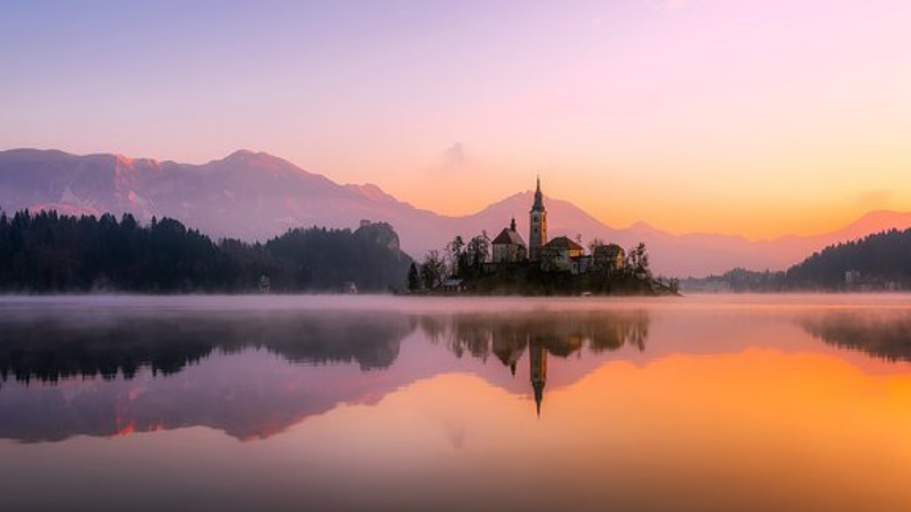 Sea Beach Wallpaper River Wallpaper Hd Full - Lake Bled April , HD Wallpaper & Backgrounds