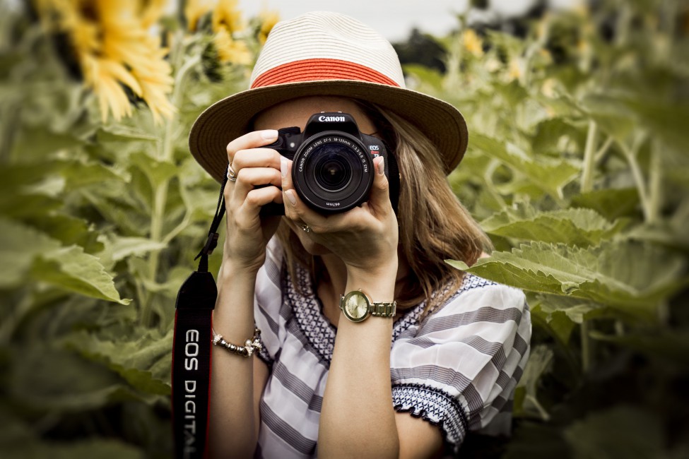 Selective Focus Photography Of Woman Holding Dslr Camera - Camera Photography , HD Wallpaper & Backgrounds