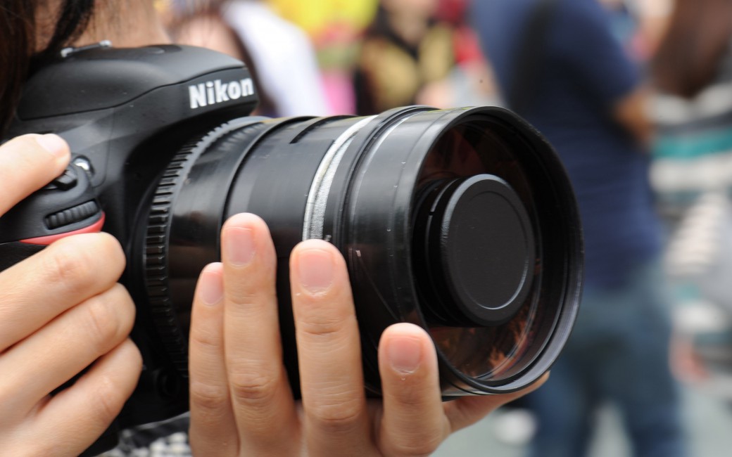 Nikon Camera Hands - Photography Nikon Camera Wallpaper Hd , HD Wallpaper & Backgrounds