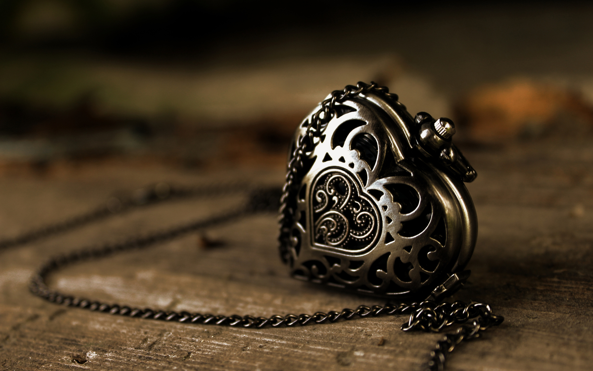 Metal Heart Shaped Pendant Necklace - Love Chain Hd , HD Wallpaper & Backgrounds