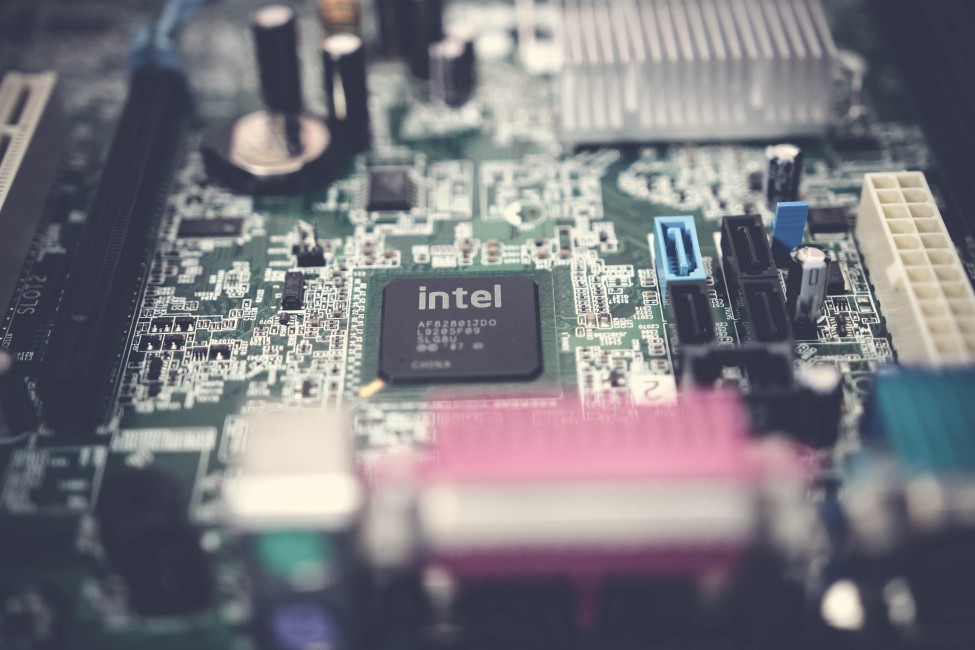 Selective Focus Photography Of Motherboard - Intel Processor , HD Wallpaper & Backgrounds