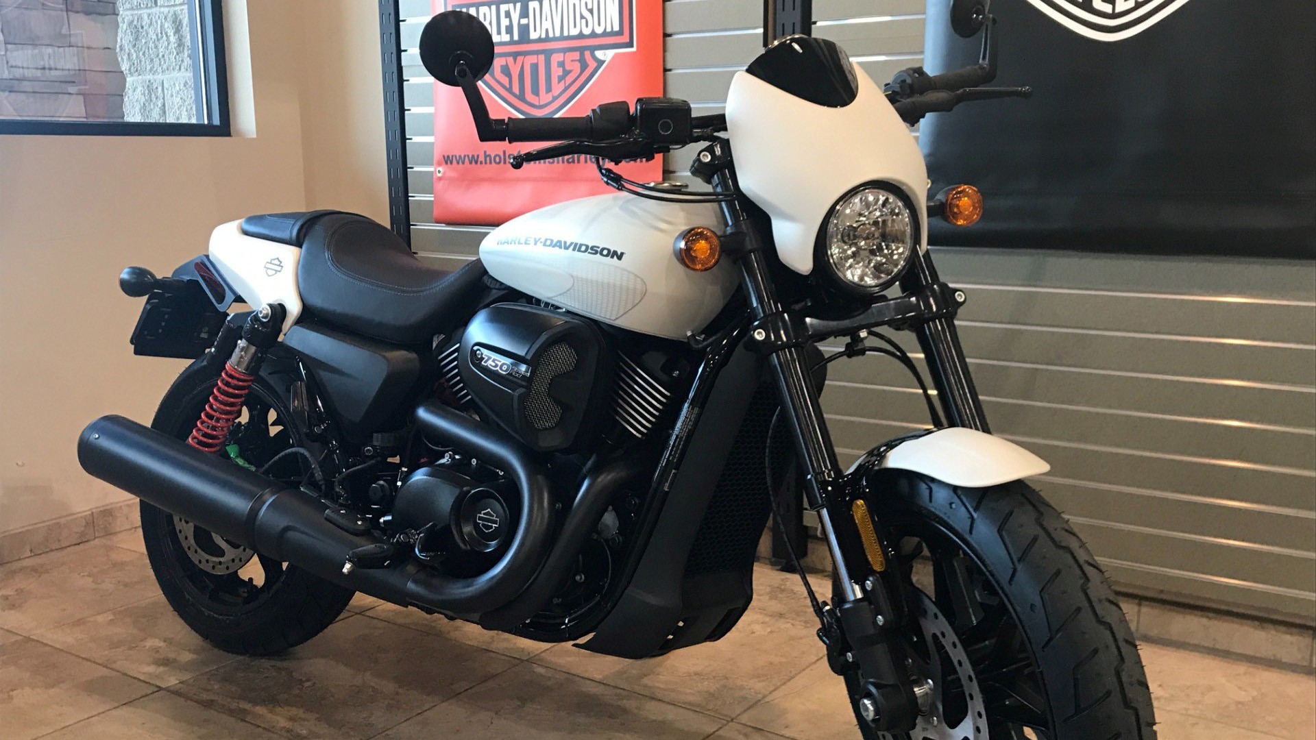 White Harley Davidson Bike Hd Wallpapers - Cruiser , HD Wallpaper & Backgrounds