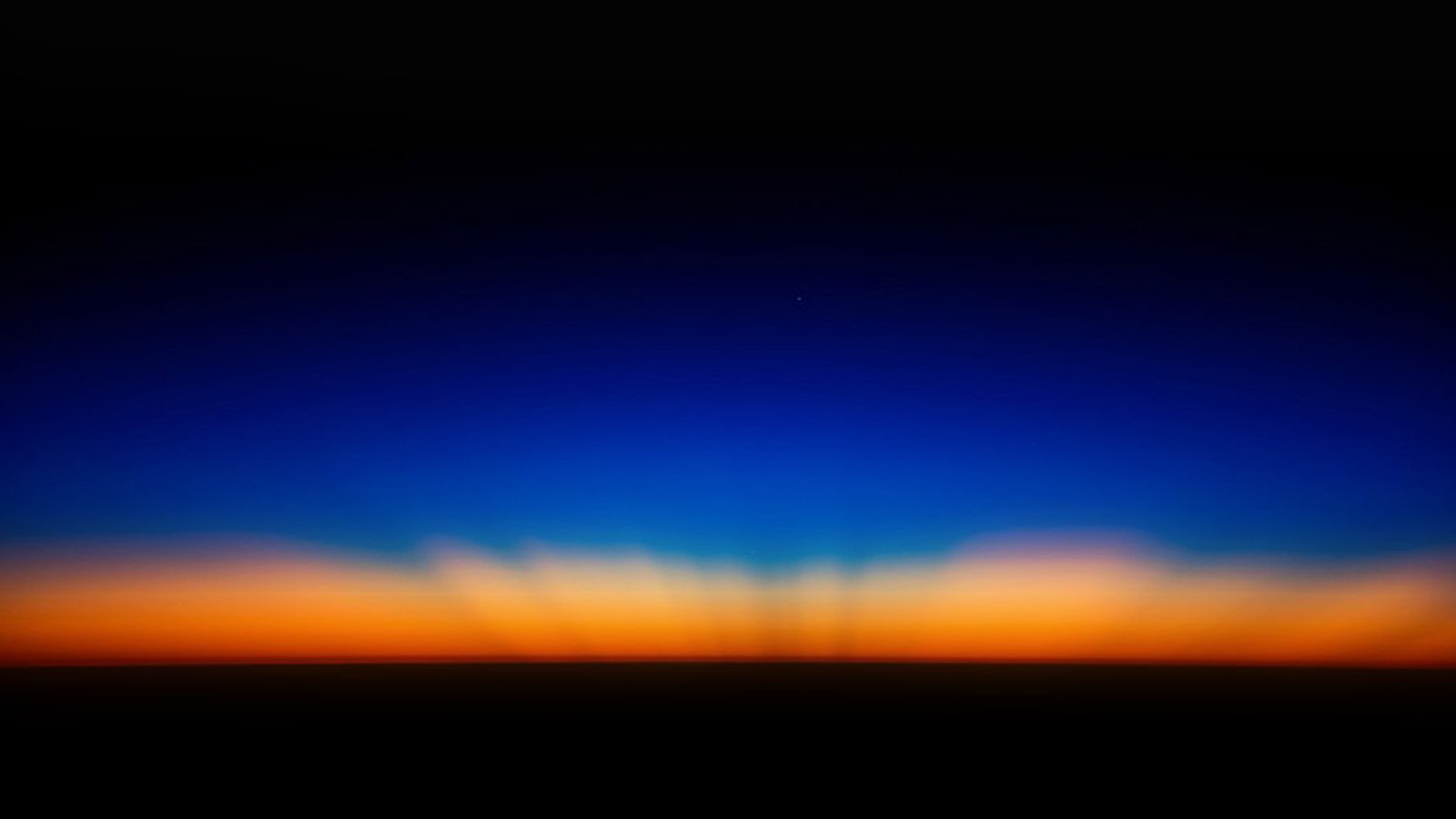 Sk35 Sunset Dark Red Blue Horizontal Blur Gradation - Horizontal Sunset , HD Wallpaper & Backgrounds