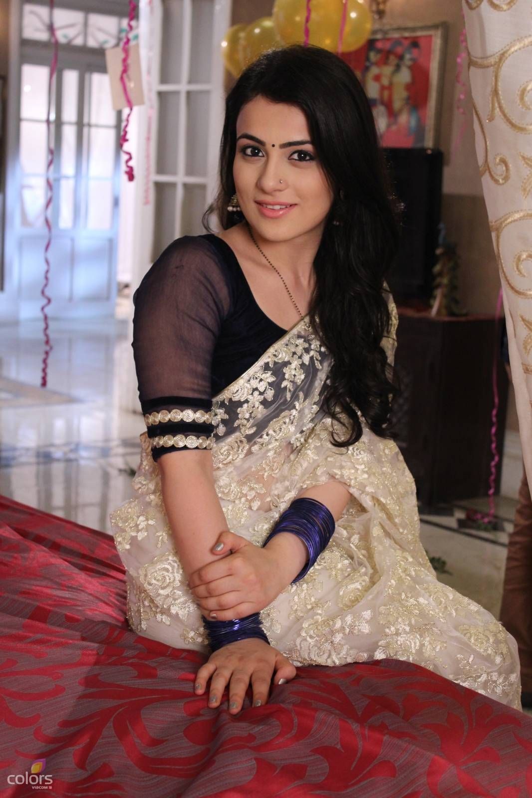 Beautiful Ishani In Meri Aashiqui Tumse Hi Hd Wallpapers - Full Hd Radhika Madan , HD Wallpaper & Backgrounds