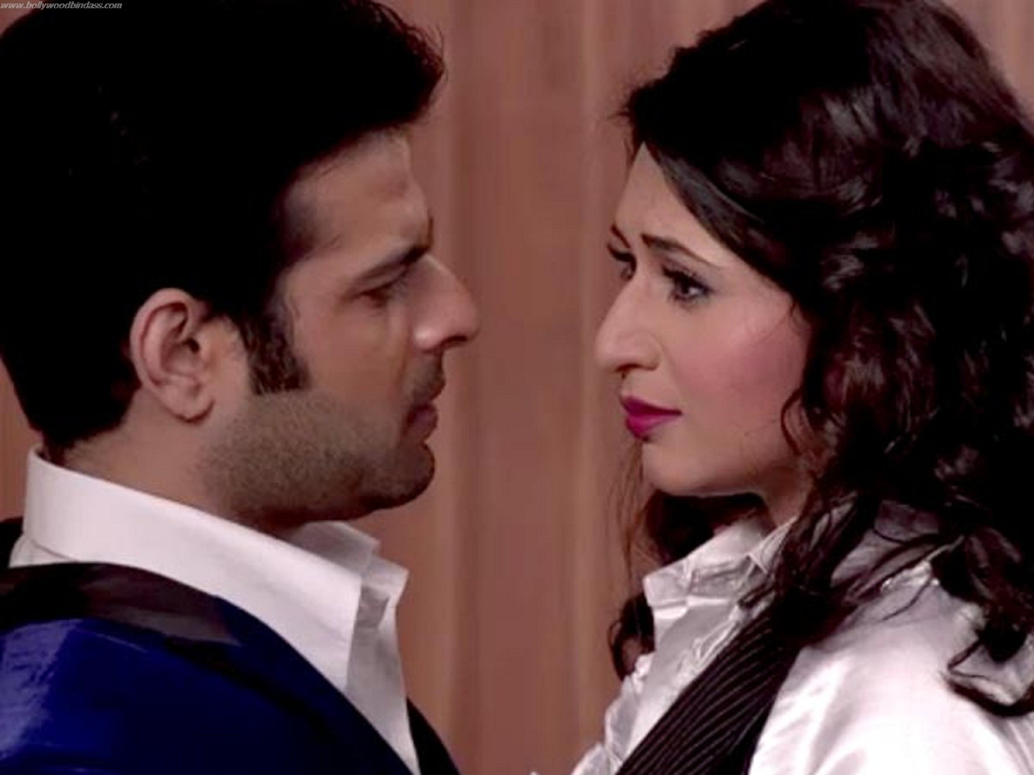 Ishita Photo Sexy Yeh Hai Mohabbatein , HD Wallpaper & Backgrounds