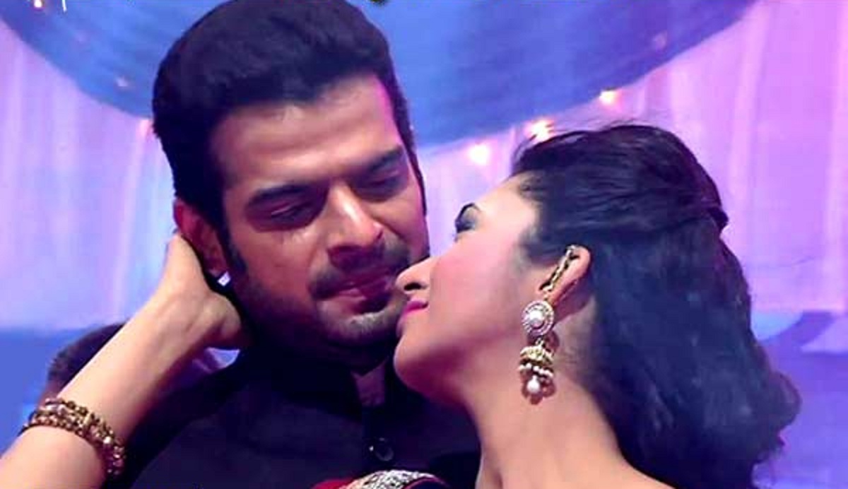 Ishita Wallpaper - Yeh Hai Mohabbatein Ishita Raman Romantic , HD Wallpaper & Backgrounds