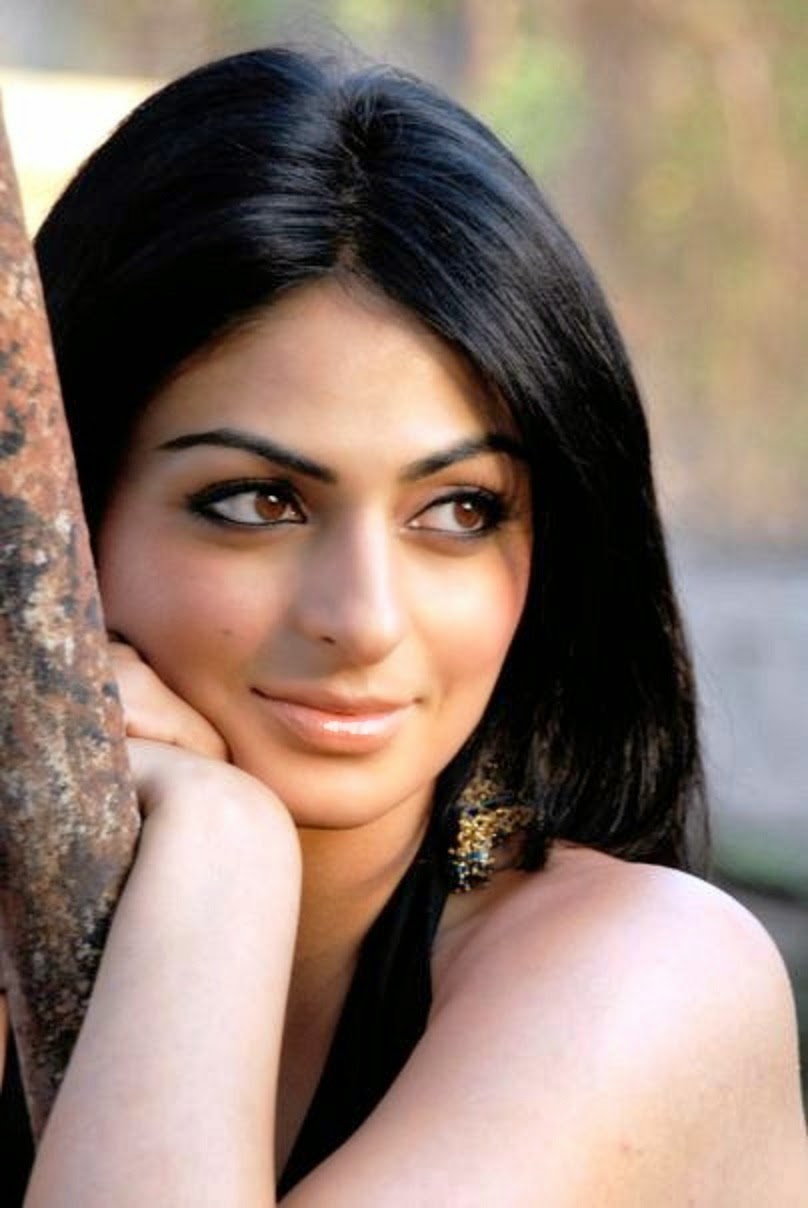 Free Stars Wallpaper - Indian Punjabi Actress Name , HD Wallpaper & Backgrounds
