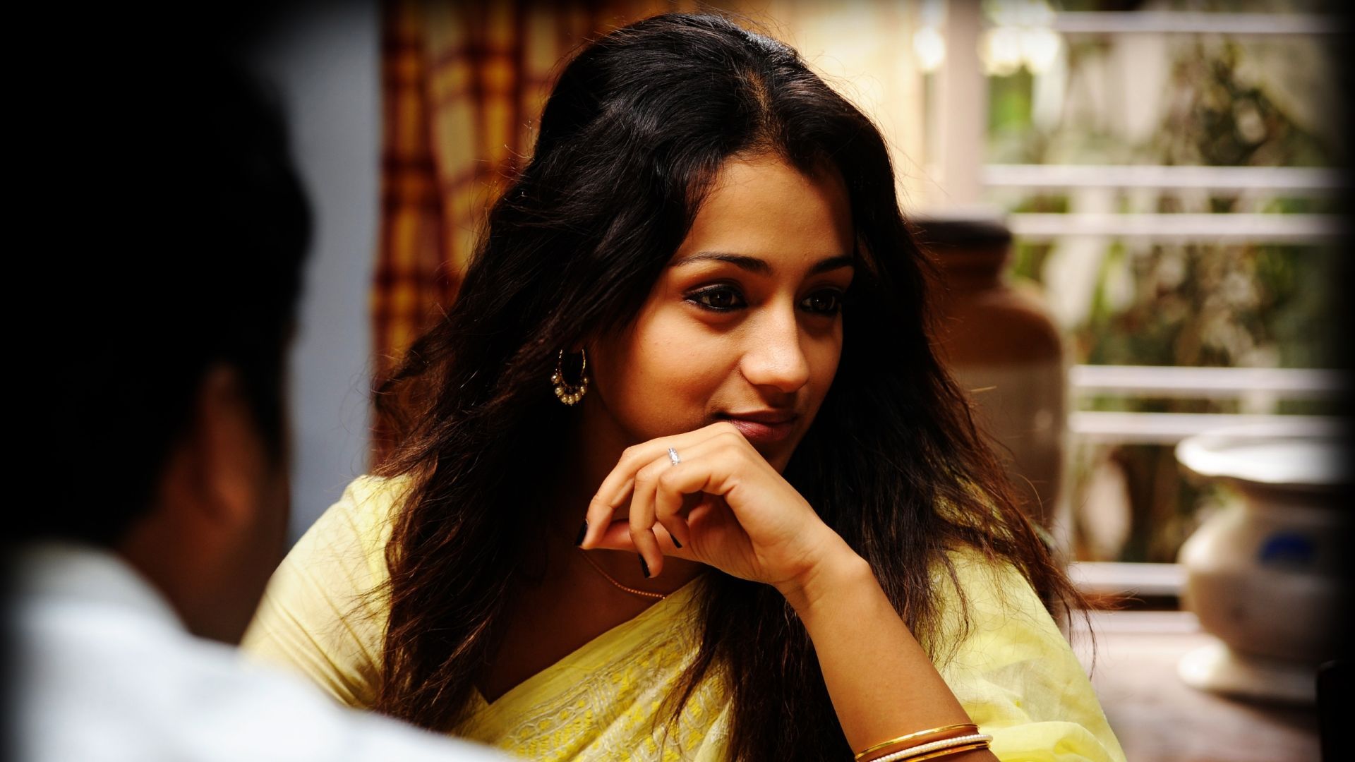 Trisha Cute In Yellow Saree 1080p 4k Wallpaper , HD Wallpaper & Backgrounds