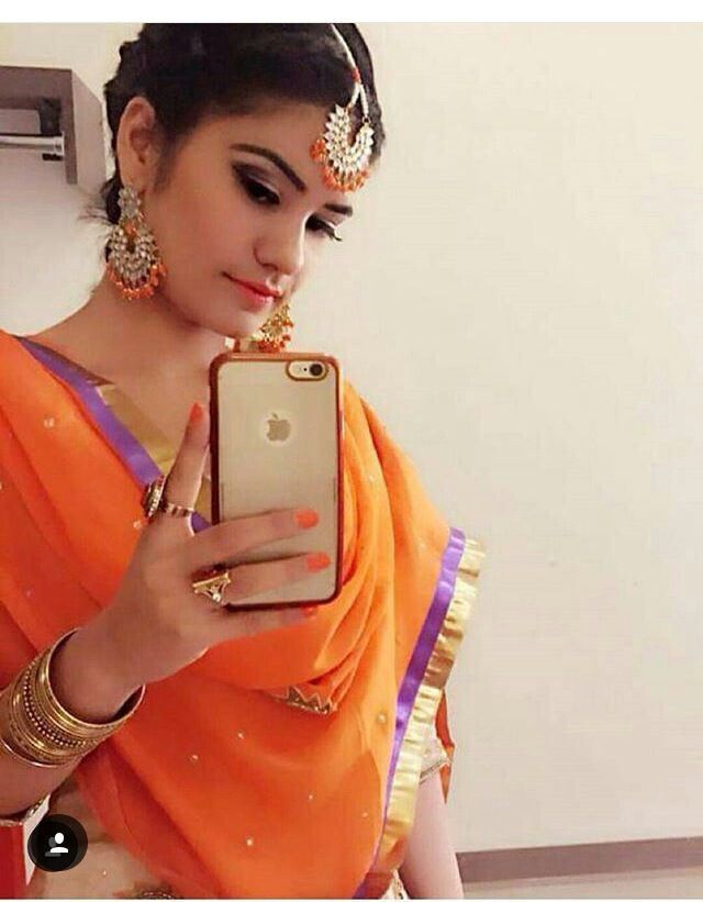 17 Best Images About Jatti De Nakhre On Pinterest - Girl Selfie Punjabi Suit , HD Wallpaper & Backgrounds