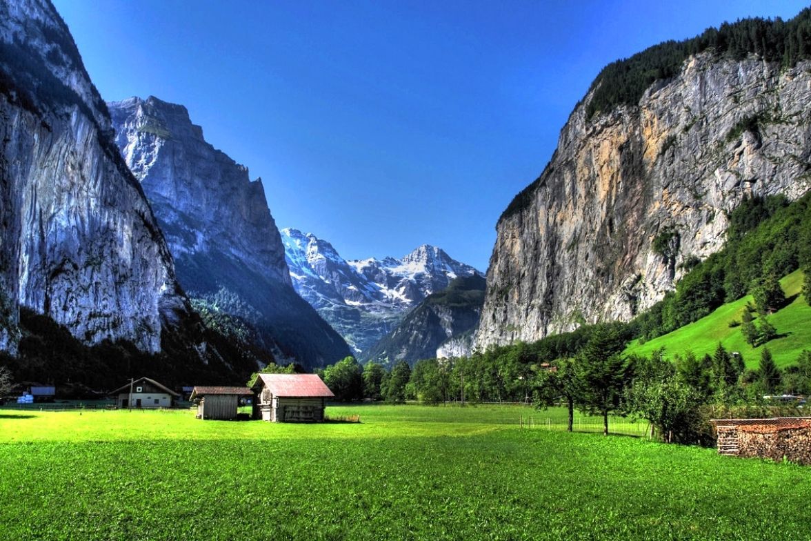 Download Wallpaper - Staubbach Falls , HD Wallpaper & Backgrounds