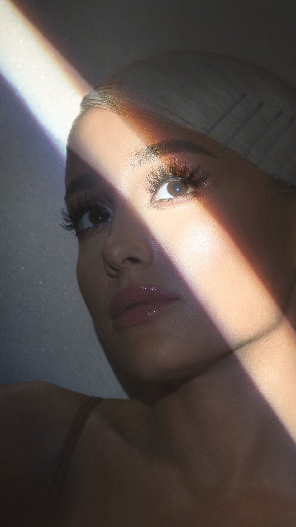 Ariana Grande Sweetener Sunray 4k Ultra Hd Mobile Wallpaper - Ariana Grande Sweetener Tour , HD Wallpaper & Backgrounds