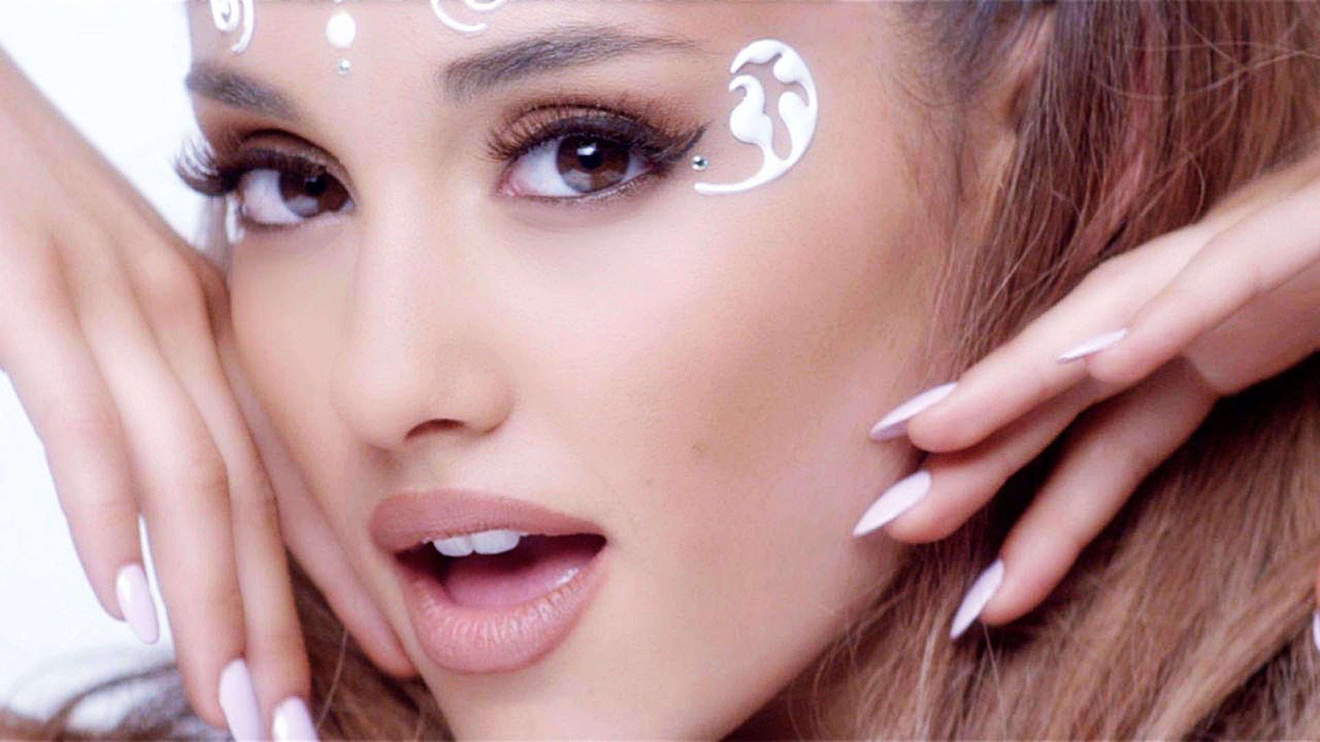 Ariana Grande Wallpaper Quotes - Ariana Grande Make Up Break Free , HD Wallpaper & Backgrounds