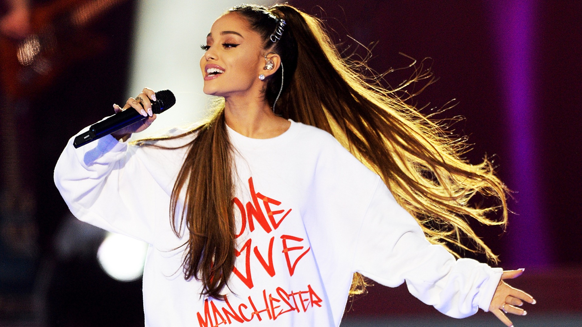 Ariana Grande Background Wallpapers - Ariana Grande One Love Manchester , HD Wallpaper & Backgrounds