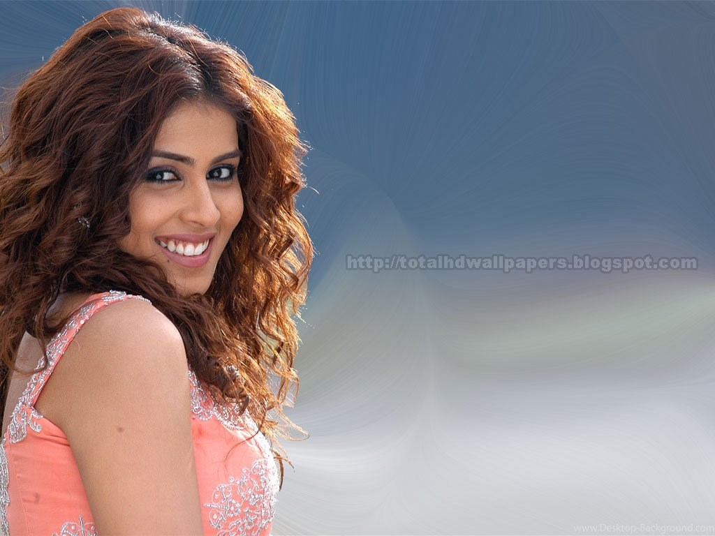 Genelia D'souza Cute Smile High Definition Wallpapers - Genelia D Souza , HD Wallpaper & Backgrounds