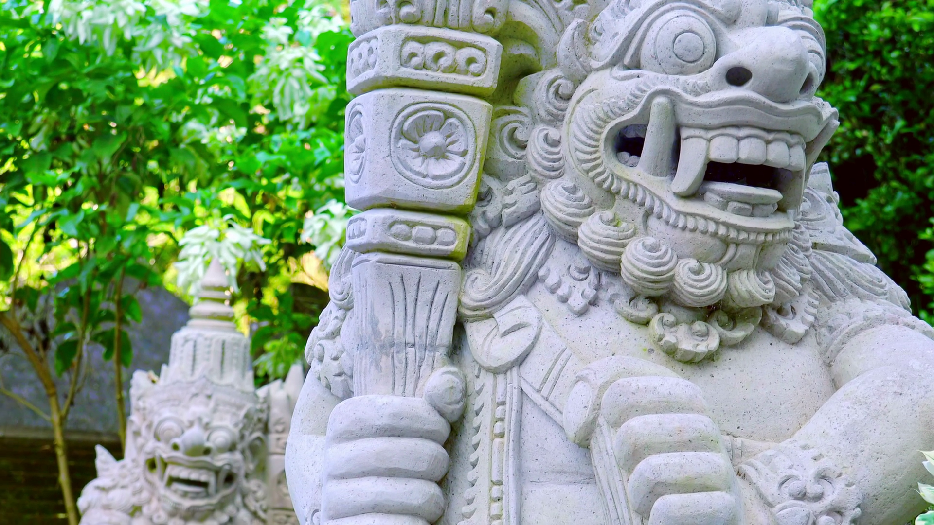Highly Detailed White Rock Statues Of Barong Lion Guard, - Barong Statue , HD Wallpaper & Backgrounds