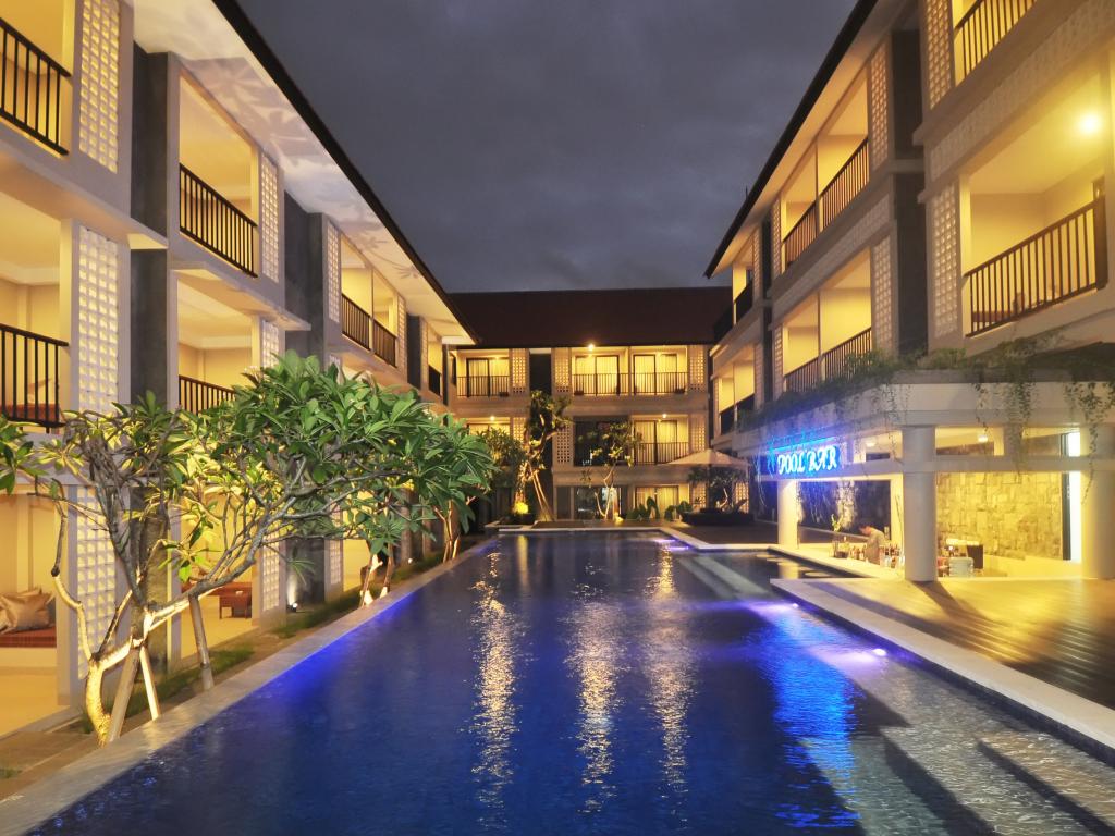 Pool - Grand Barong Resort , HD Wallpaper & Backgrounds