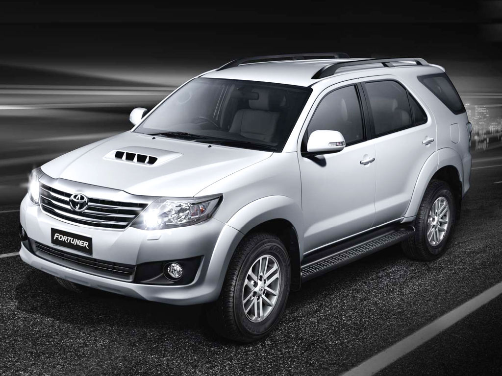 Fortuner Hd Wallpaper - Fortuner Car Old Model , HD Wallpaper & Backgrounds