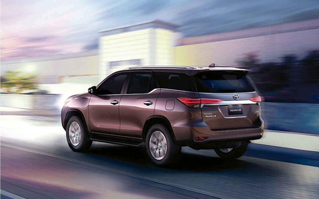 Toyota Fortuner Hd Wallpaper - Compact Sport Utility Vehicle , HD Wallpaper & Backgrounds