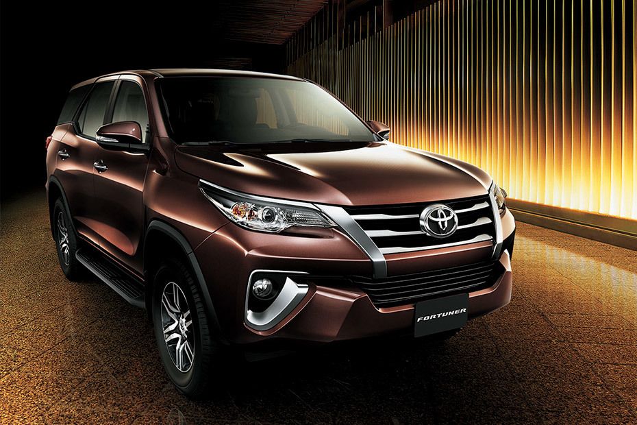 Toyota Fortuner Front Cross Side View - New Toyota Fortuner 2019 Price , HD Wallpaper & Backgrounds