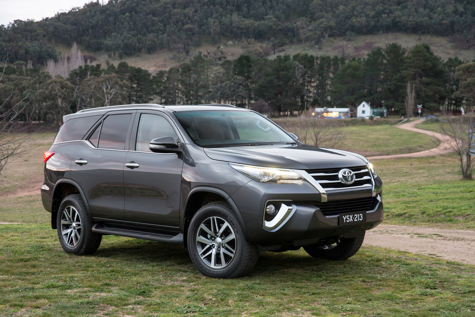 2018 Toyota Fortuner - Toyota 4 * 4 2018 , HD Wallpaper & Backgrounds