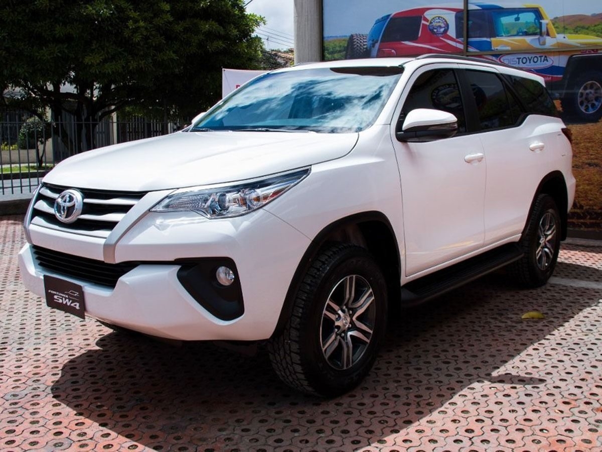 Photo Gallery Of The Toyota Fortuner 2019 Wallpaper - Toyota Fortuner 2019 Precio , HD Wallpaper & Backgrounds