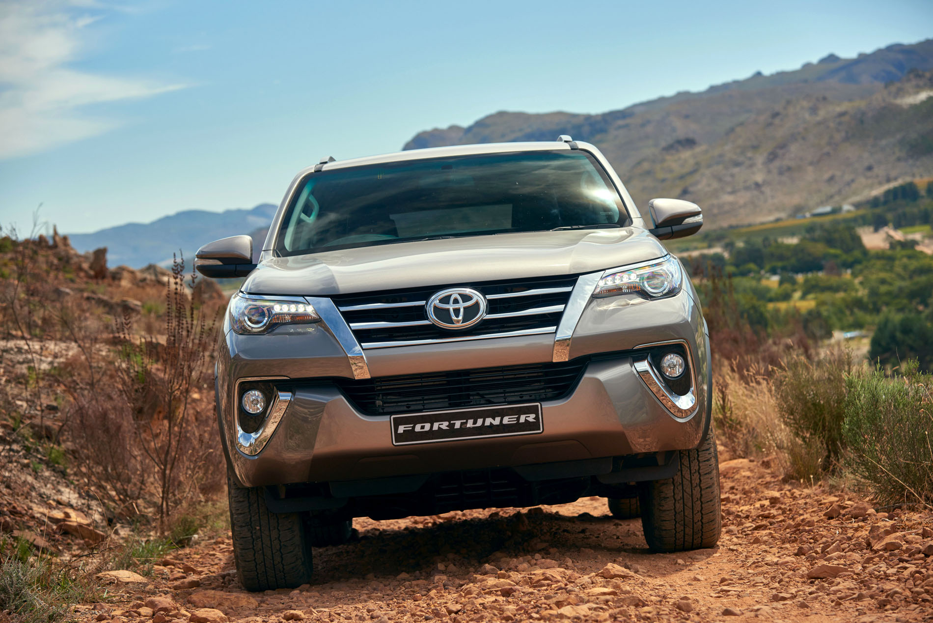 Toyota Fortuner Wallpapers - Toyota Fortuner 2017 , HD Wallpaper & Backgrounds