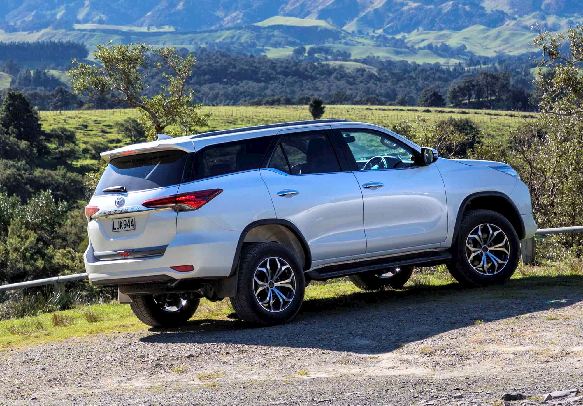 Download Image - New Interior Toyota Fortuner 2018 , HD Wallpaper & Backgrounds