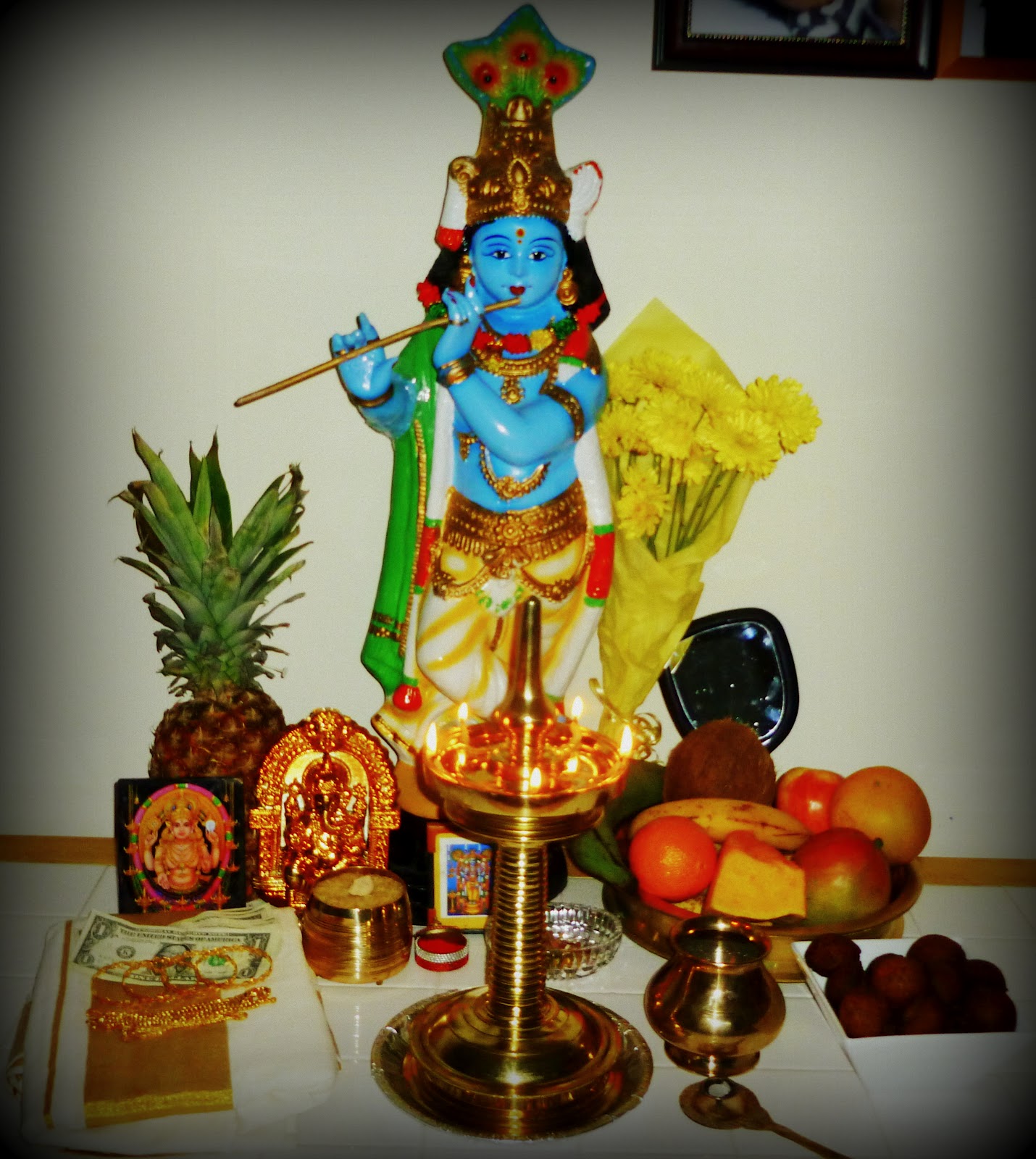 300 Vishu Photos And Images - Traditional Vishu Kani Items , HD Wallpaper & Backgrounds