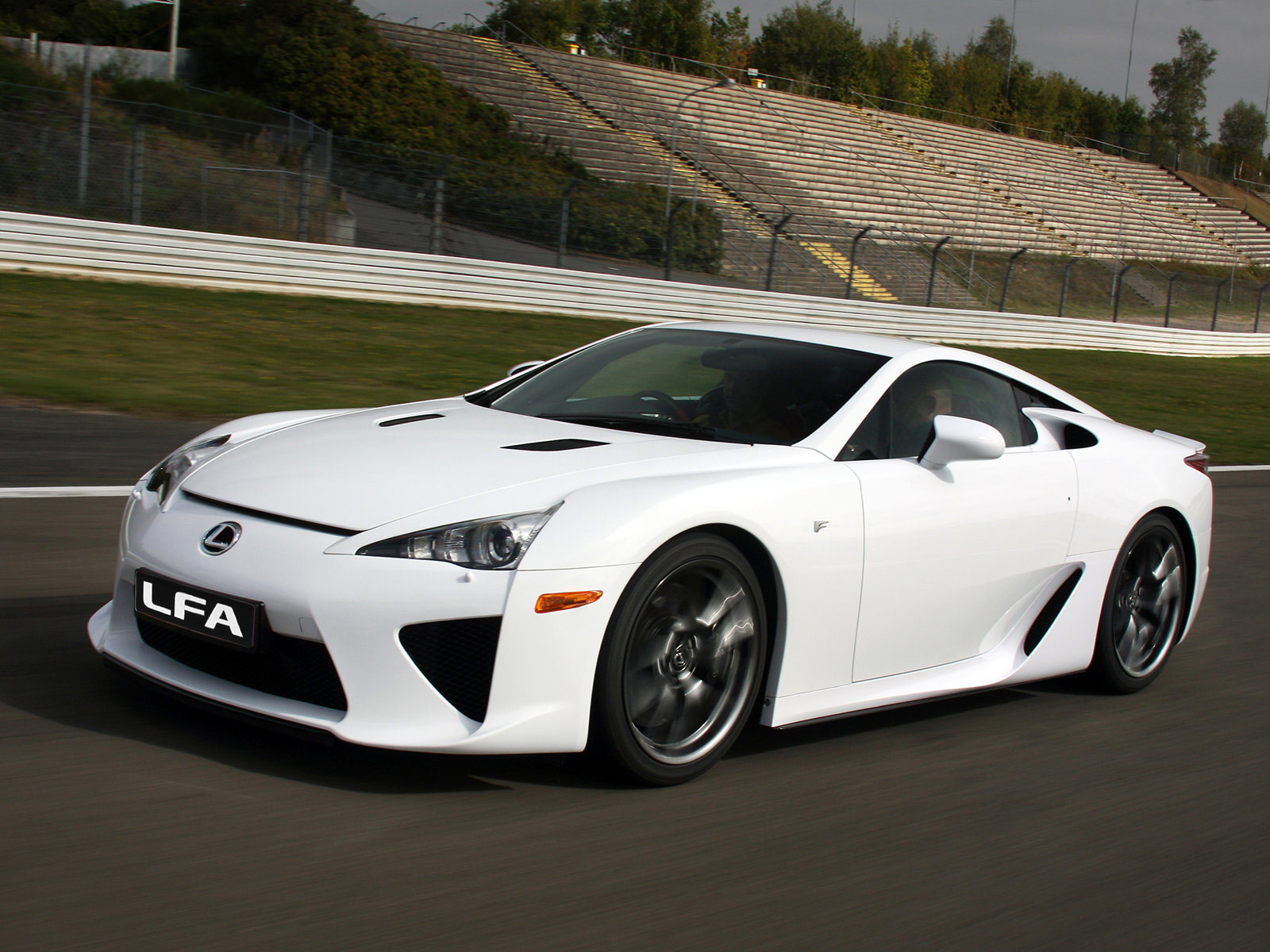 Japanese Car Wallpapers - Lfa Cars , HD Wallpaper & Backgrounds