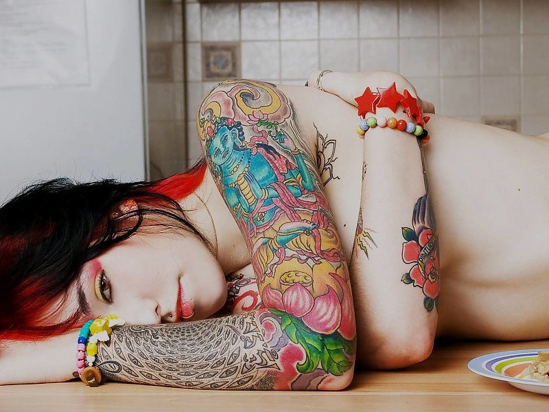 Images Tatooed Girl Wallpaper - Tatuajes Para Fondo De Pantalla Mujer , HD Wallpaper & Backgrounds
